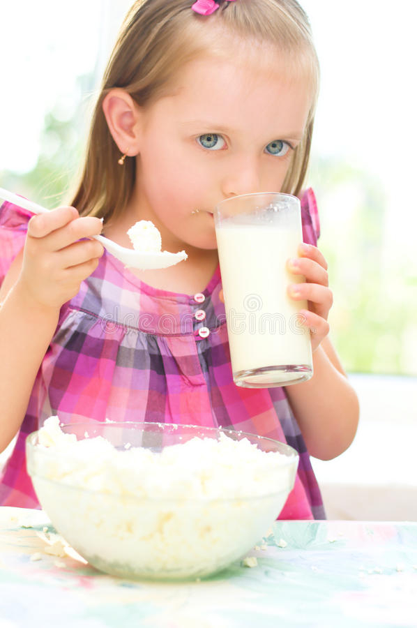 Творог – полезный продукт в меню школьника