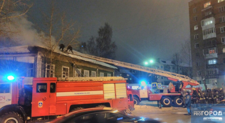 На пожаре в Сыктывкаре спасли мужчину