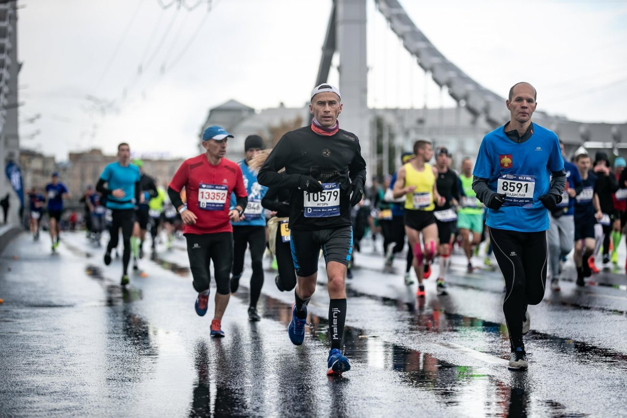 30-километровые маршруты по полям: сыктывкарские бегуны рассказали, как готовятся к марафонам