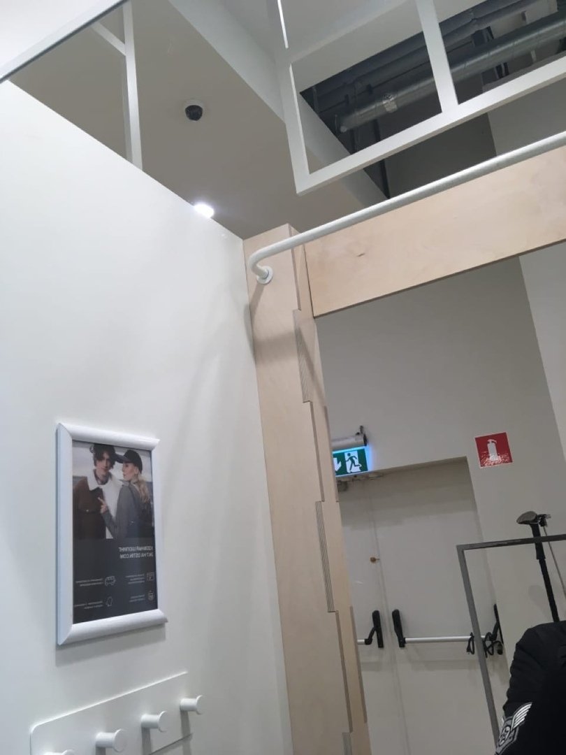 В одном из магазинов Сыктывкара прямо в примерочной обнаружили камеру