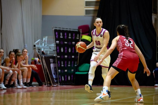 Сыктывкарские баскетболистки разгромили гостей из Москвы