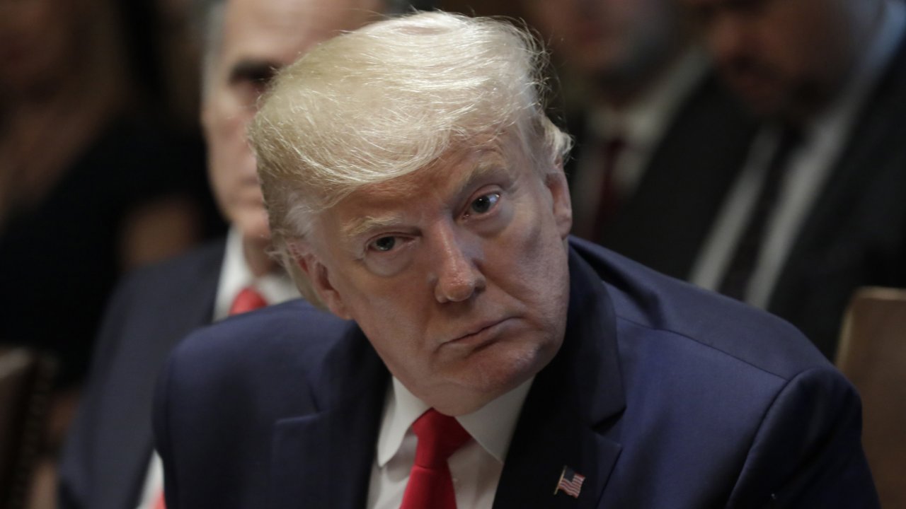 «По следам Тарантино»: в Сыктывкаре возбудили дело против картонного Трампа