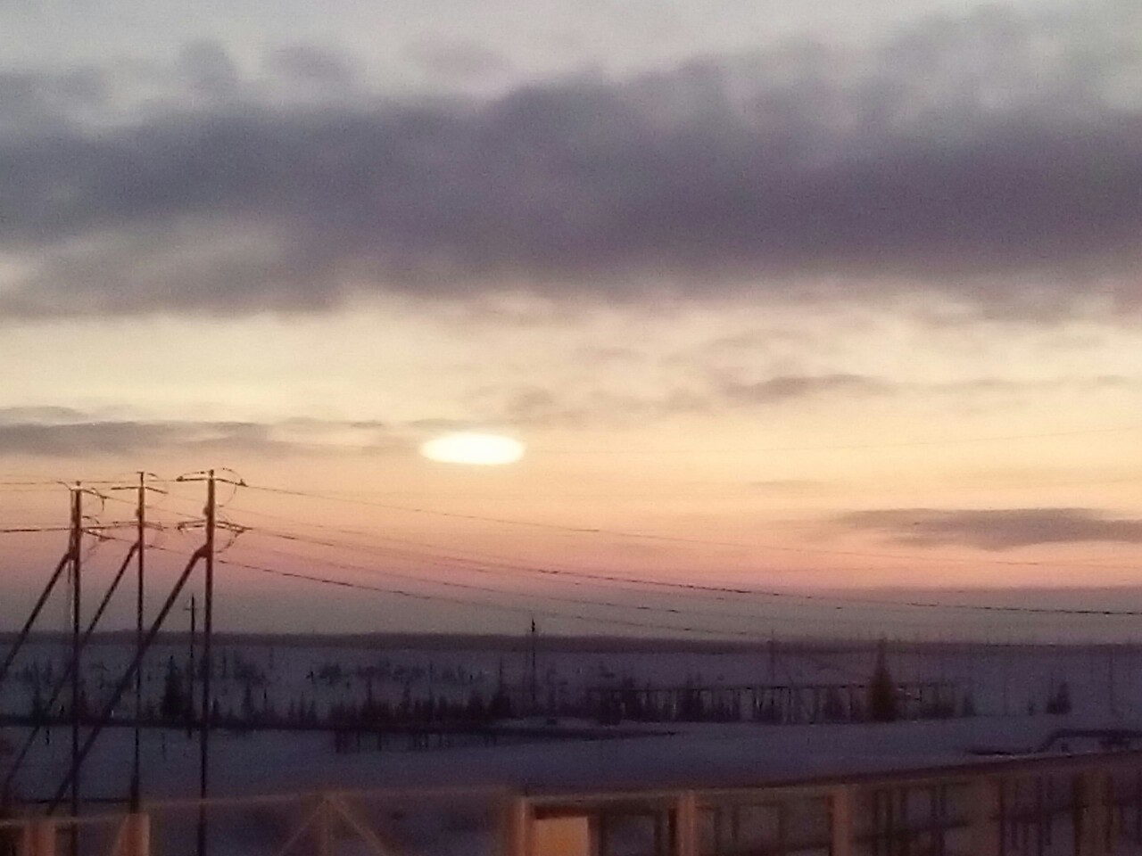 Фото дня: загадочный объект в небе на границе Коми