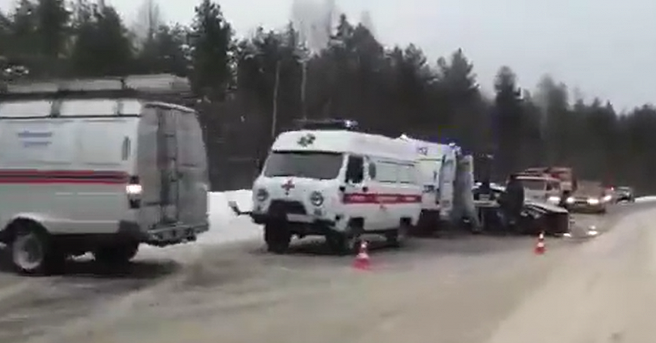 В автоаварии на трассе в Коми пострадали семь человек, в том числе дети