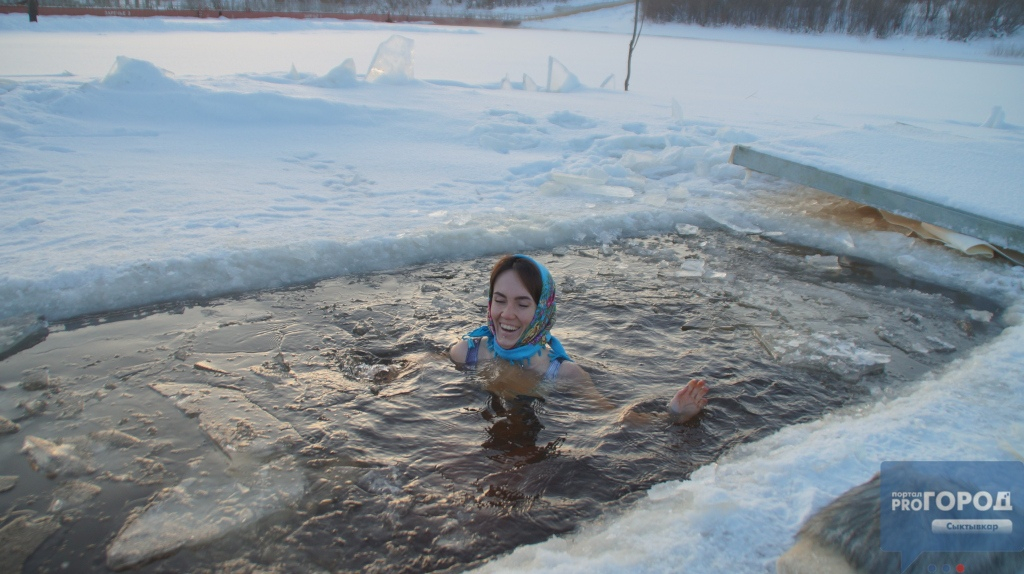 Из-за аномальной погоды в Сыктывкаре перенесли крещенскую купель