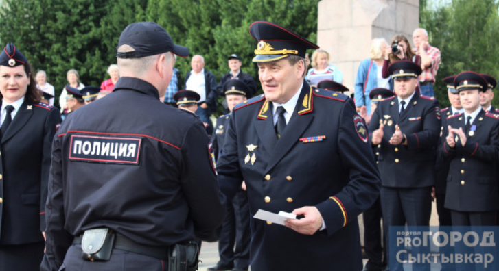 Глава МВД Коми, которого обвиняют в получении взятки, обжаловал арест