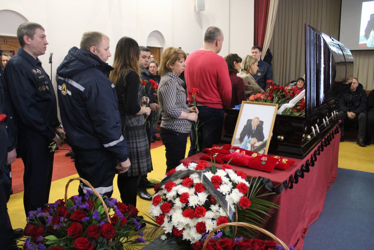 В Сыктывкаре попрощались с главой «СПАС-Коми», который погиб в бассейне