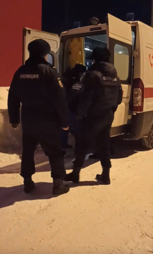 В Сыктывкаре на пожаре в жилом доме пострадал человек (фото)