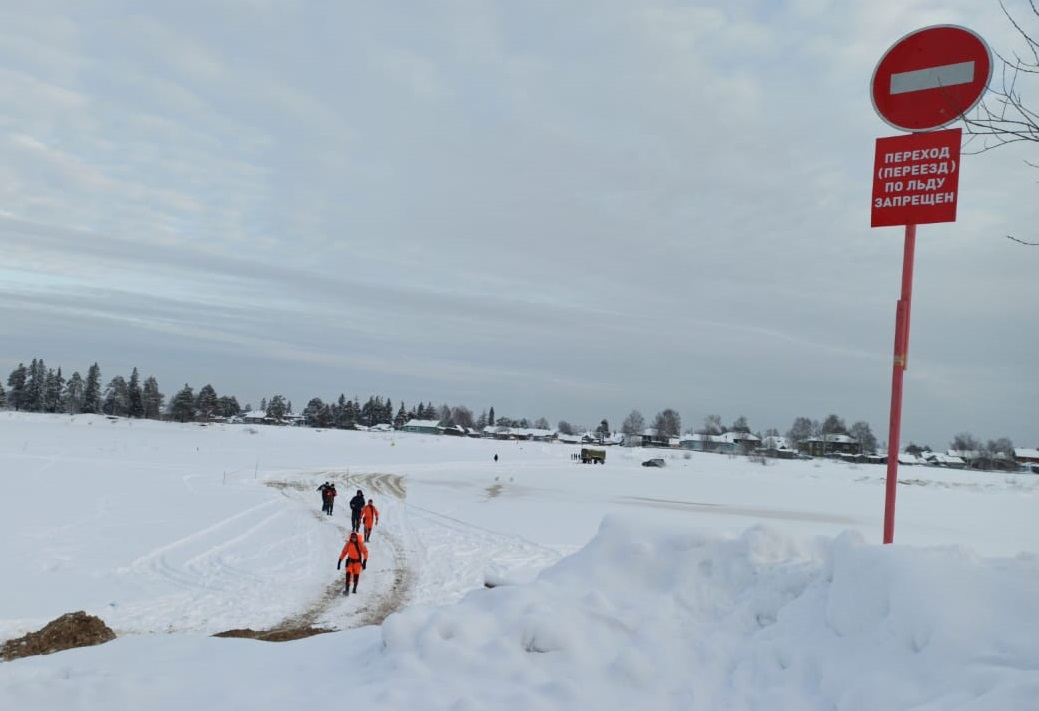 На месте гибели тракториста в Сыктывкаре работают водолазы