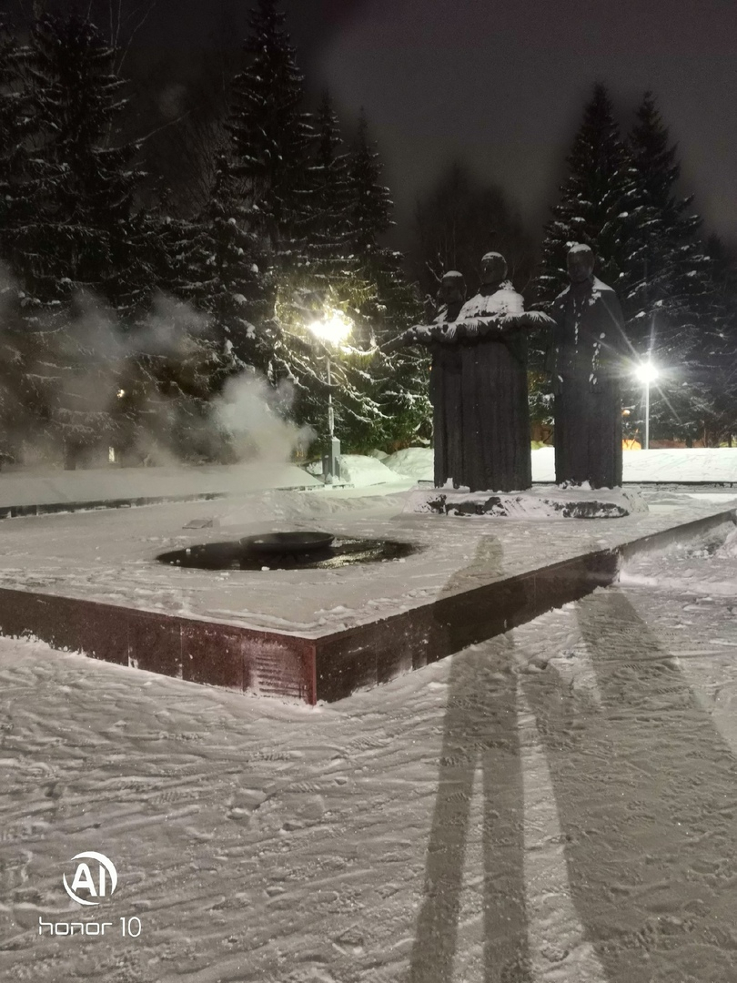 Газовики рассказали, почему мог погаснуть Вечный огонь в Сыктывкаре