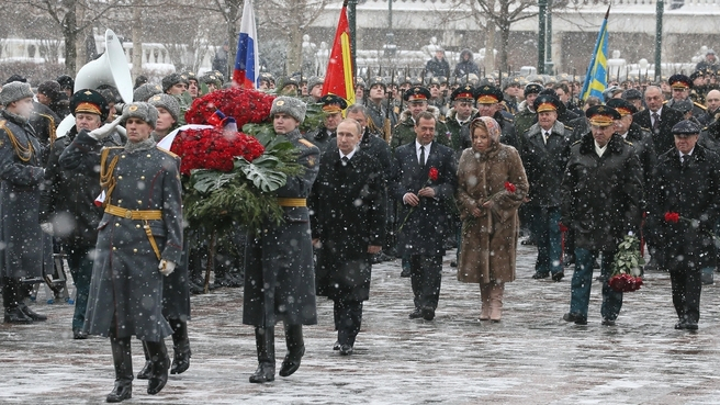 Стало известно, сколько выходных ждет россиян на День защитника Отечества