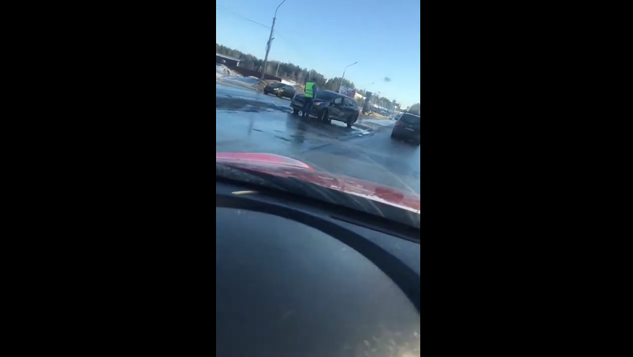 В Сыктывкаре «ВАЗ» протаранил на «встречке» «Киа», двухлетняя малышка получила травму