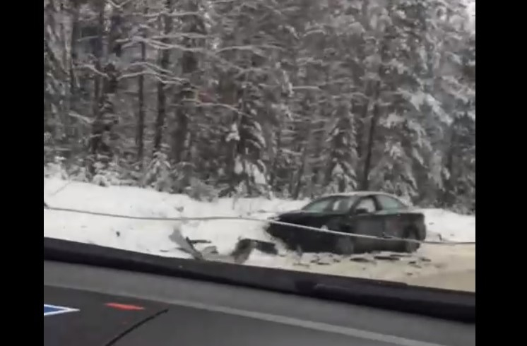В Коми на дороге, где столкнулись три машины, произошла вторая авария