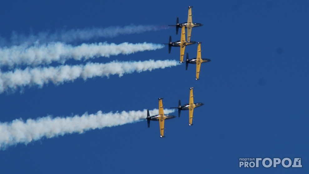 На День Победы в Сыктывкаре выступит легендарная пилотажная группа «Русь»