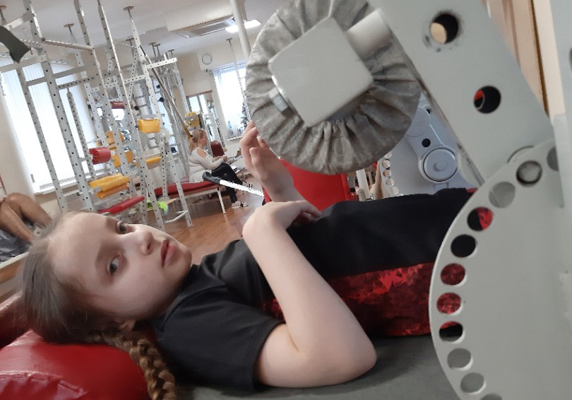 «Ее мечта - начать ходить самой»: в Коми собирают деньги на лечение тяжелобольной девочки