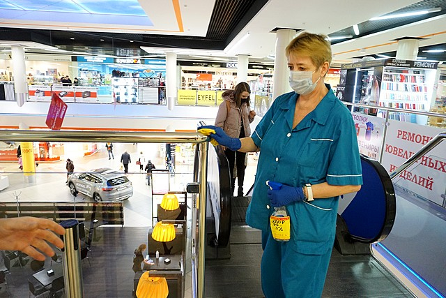 В Коми на неделю закрывают все непродуктовые магазины и торговые центры