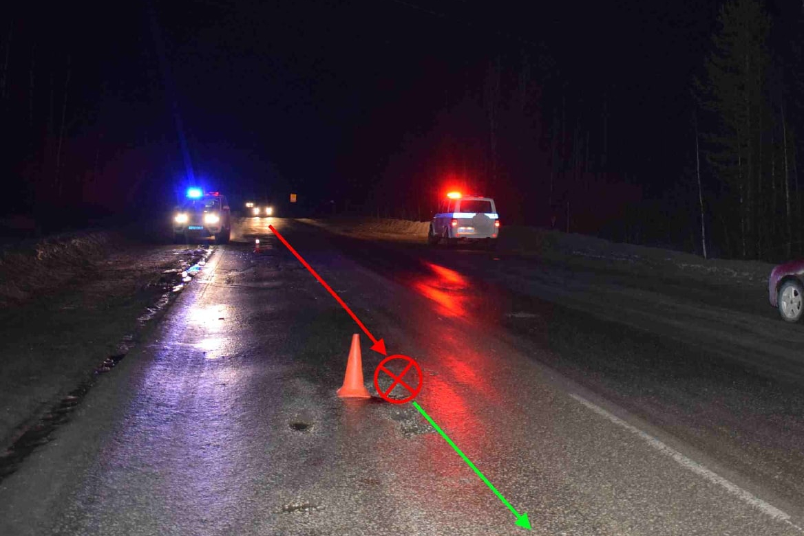 В Коми мужчина шел по проезжей части ночью и попал под колеса
