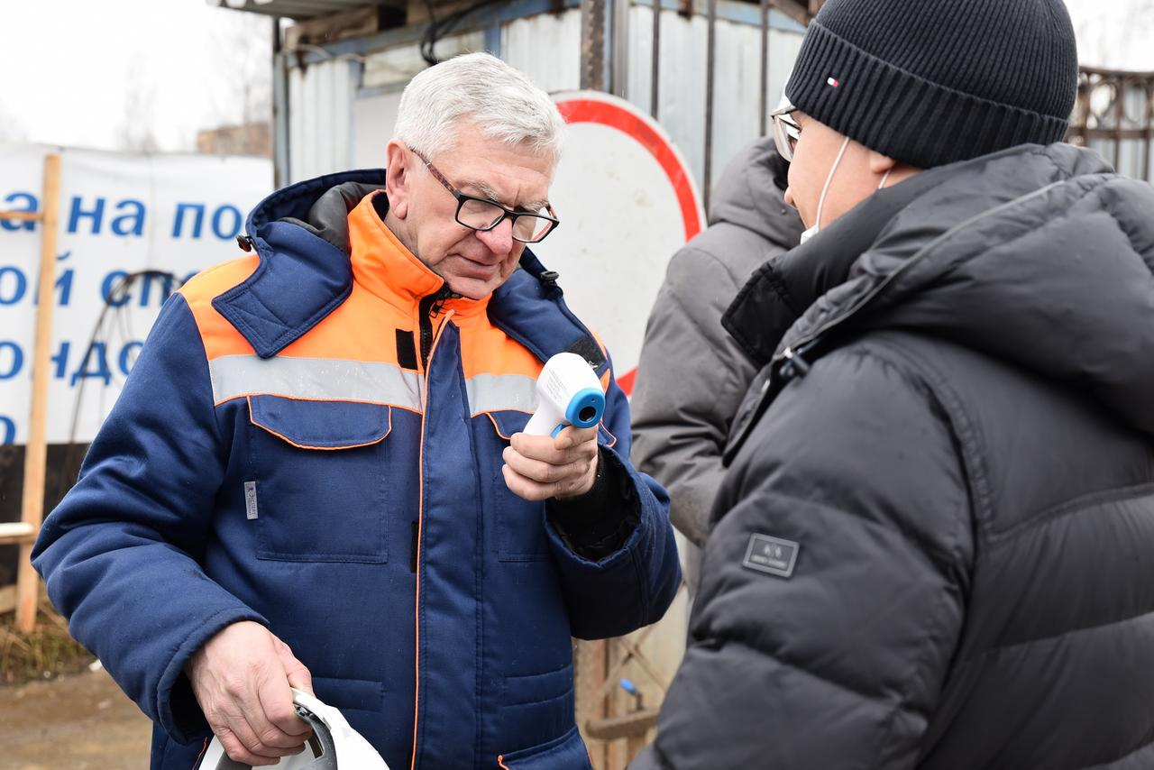 Фото: как идет реконструкция стадиона в Сыктывкаре в период эпидемии коронавируса