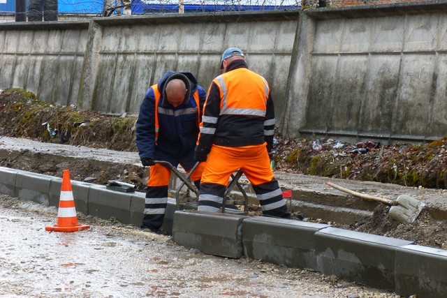 В Сыктывкаре начался масштабный ремонт дорог