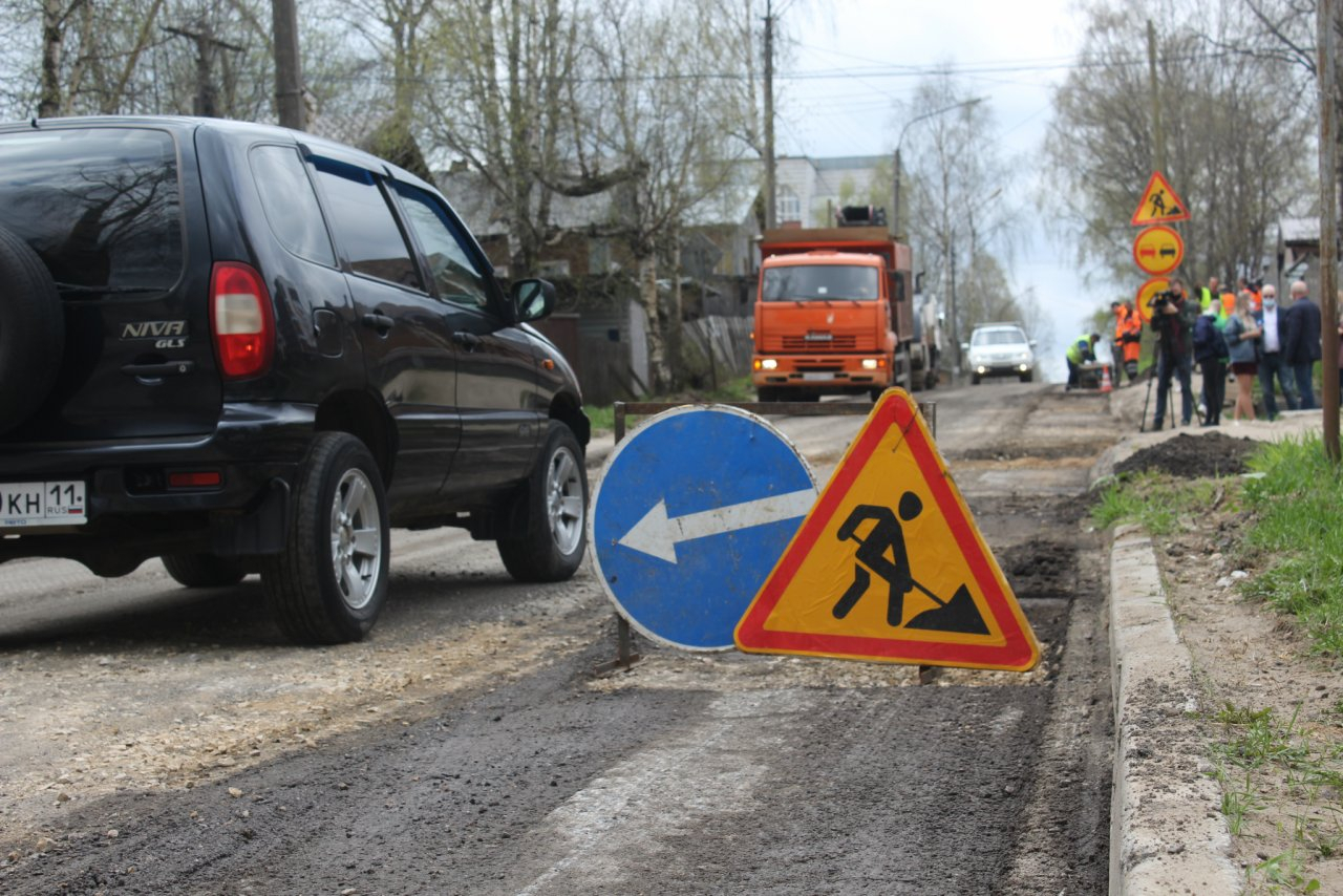 Фоторепортаж: как в Сыктывкаре ремонтируют дороги, на которые потратили 420 миллионов рублей