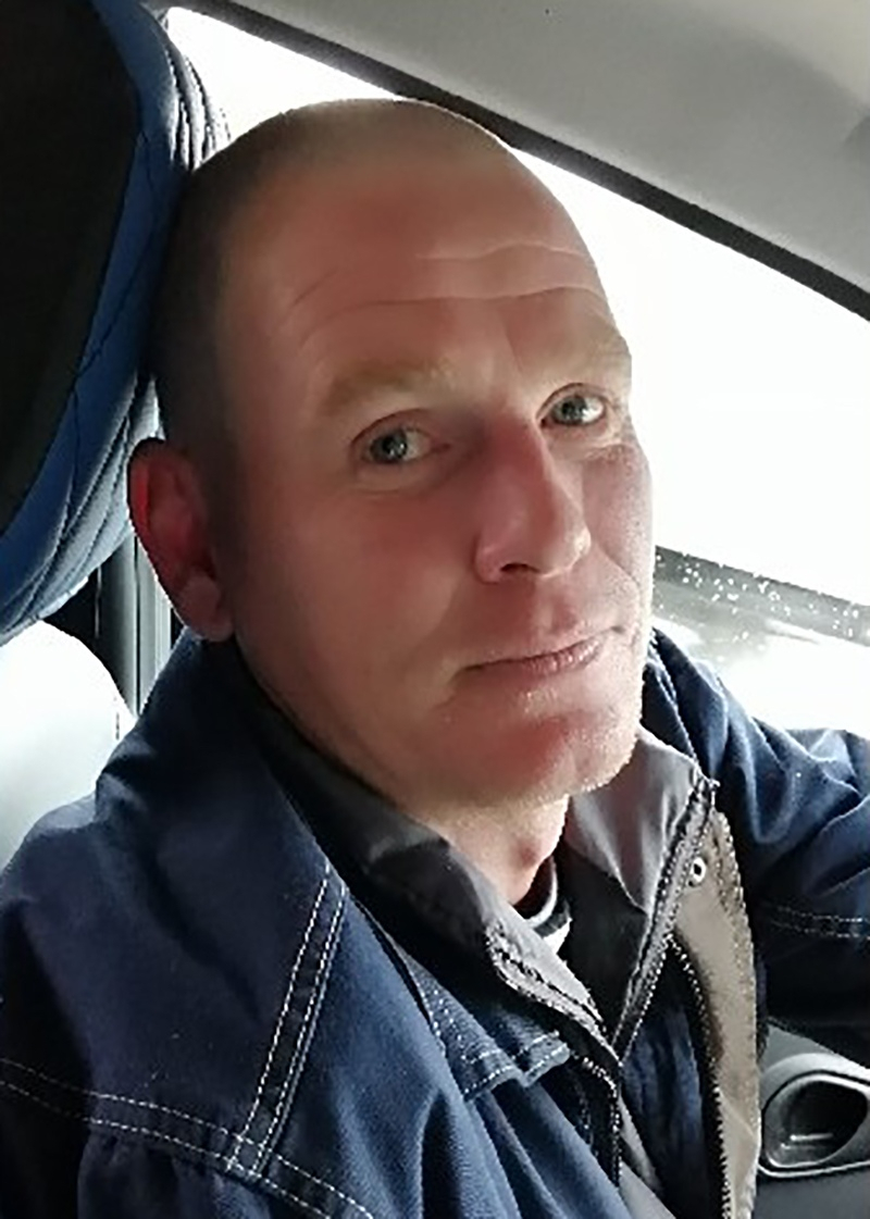 В Коми разыскивают рыжего мужчину, который вышел из дома и пропал