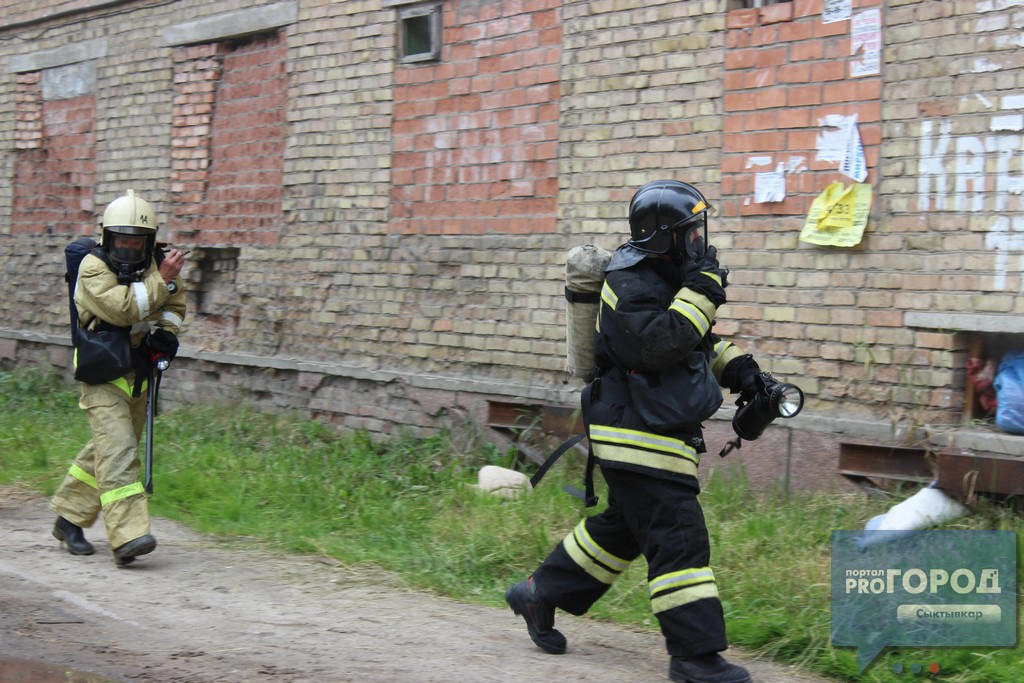 В Коми за несколько часов загорелись три бани, дом, пекарня и бункер