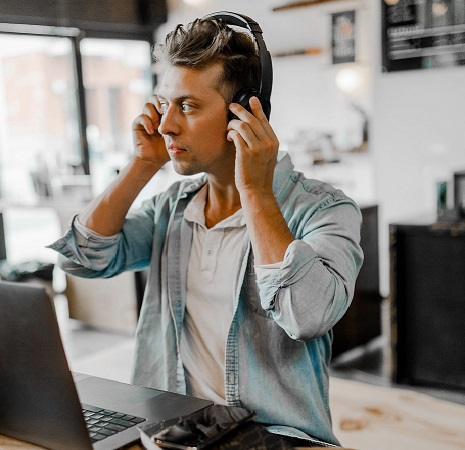 Сотни подкастов и аудиолекций для жителей Коми