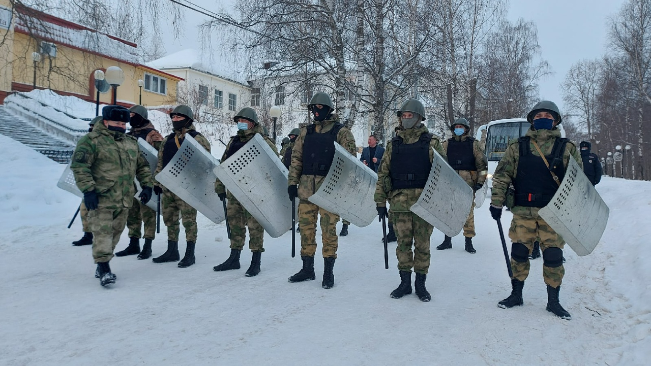 В России увеличили выплаты военным и силовикам