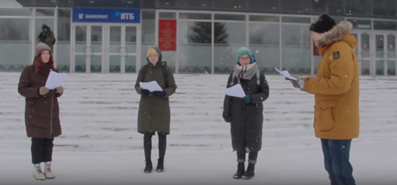 Сыктывкарские активисты устроили на Стефановской площади театральный суд