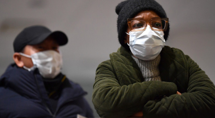 «И куда ее теперь деть?»: россиянам рассказали, как правильно утилизировать маски