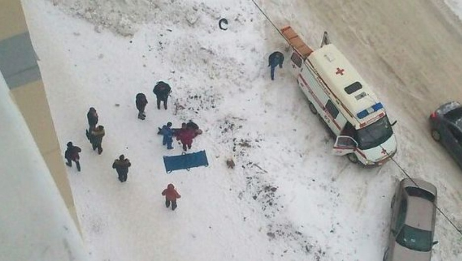 В Коми женщина выпала из окна поликлиники