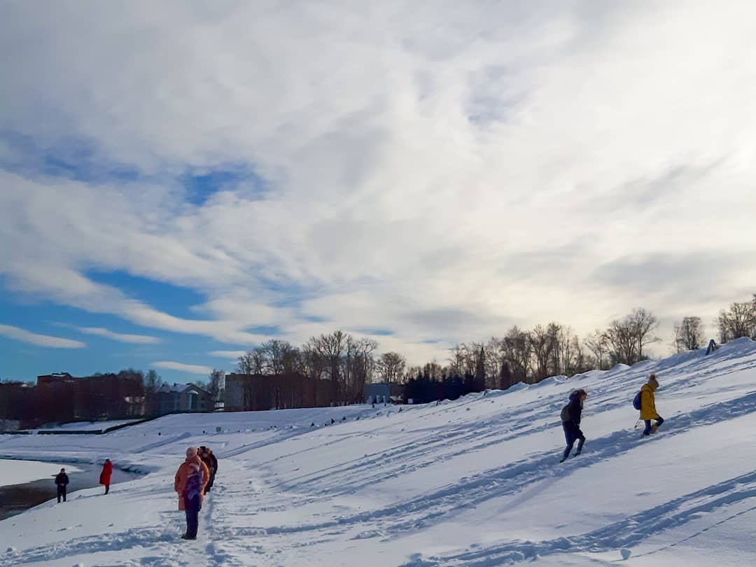 Фото дня в Сыктывкаре: солнечный денек на набережной