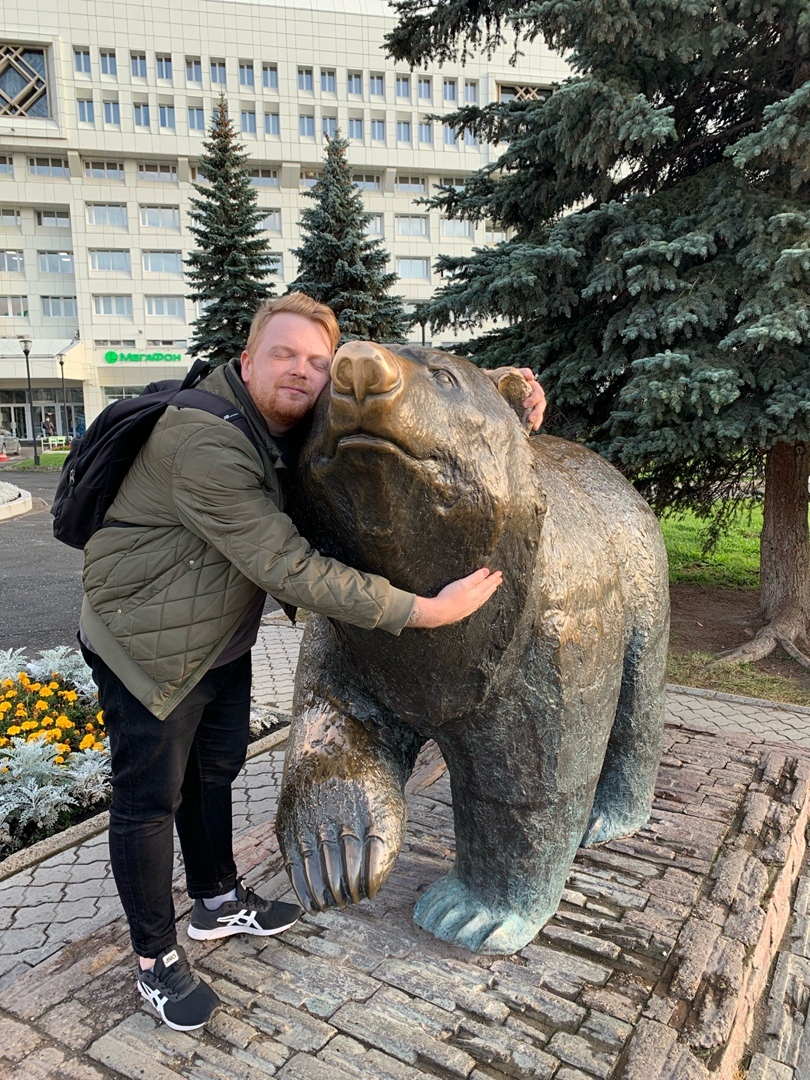 Чем полезен смех и как развить в себе чувство юмора? «Авторская колонка» с сыктывкарским психологом Артемом Краевским