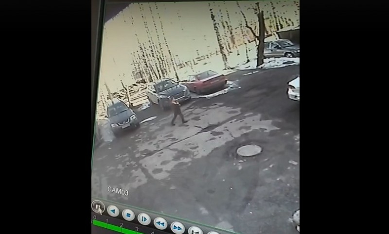 В Коми парень с арматурой ни за что избил прохожего