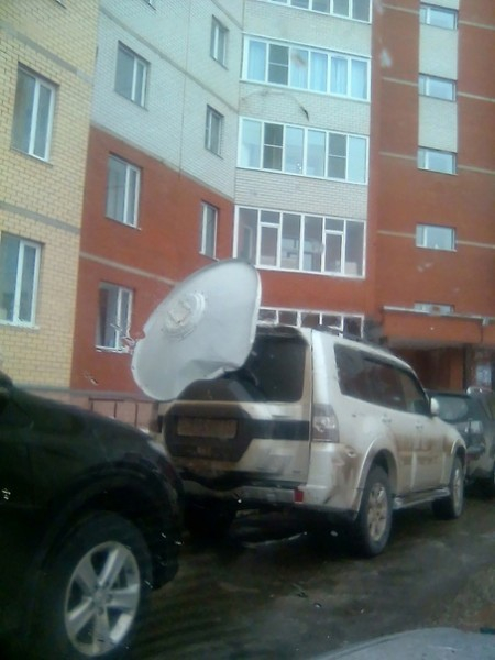 В Коми на машину приземлилась тарелка