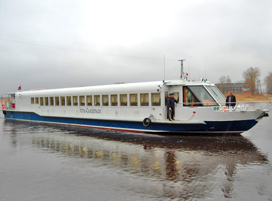 В Сыктывкаре начал ходить паром «Усть-Сысольск»