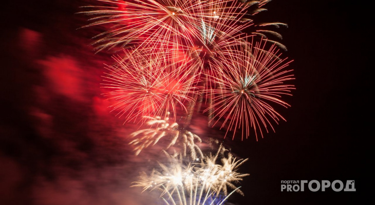 Салют на День Победы в Сыктывкаре запустят с баржи