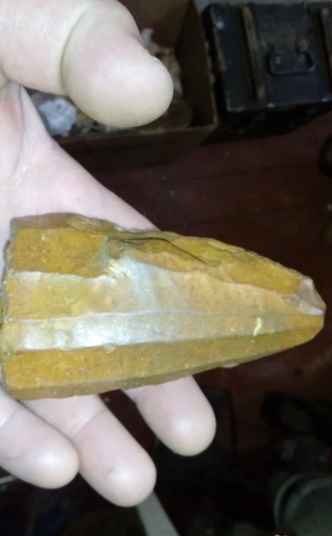 Нуклеус и клюшка с автографами звезд: топ 5 необычных вещей, которые продают сыктывкарцы