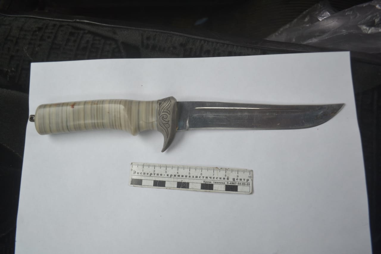 В Сыктывкаре мужчина напал с ножом на водителя и ограбил его