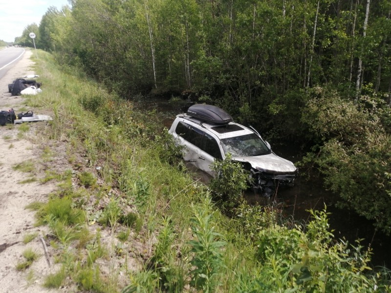 В Коми водитель Geely столкнулся с «Лексусом», пострадали четверо