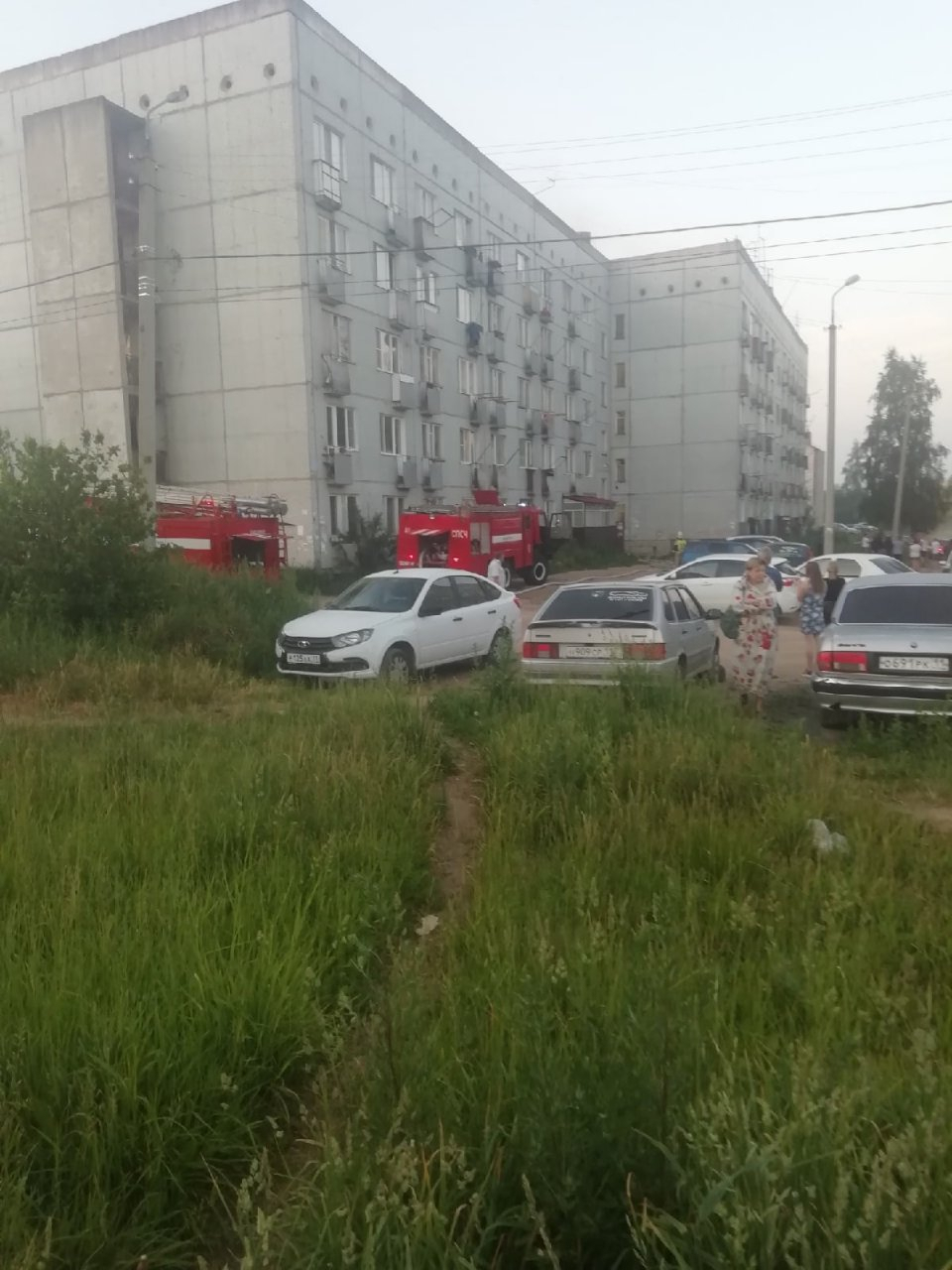 В Сыктывкаре ночью полыхал многоквартирный дом