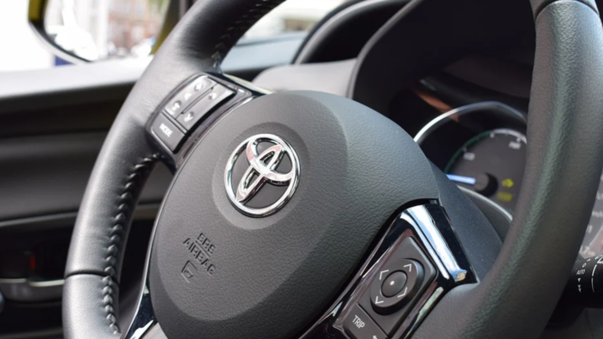 Администрация Главы Коми потратит 12,6 миллионов рублей на шесть новых «Камри»