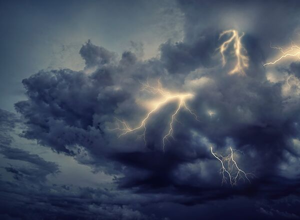 Жителей Коми предупредили о надвигающейся грозе с градом