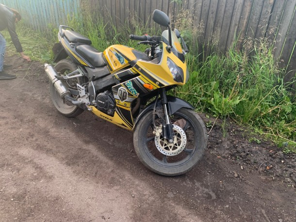 Полицейские остановили лихача на мотоцикле УАЗиком