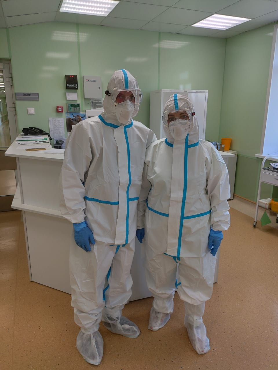 «Одеваемся, как космонавты»: ухтинские врачи рассказали о работе в «красной зоне»