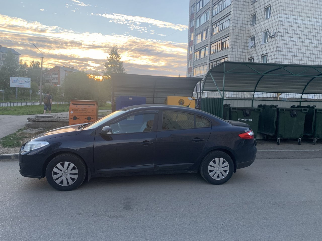 В Сыктывкаре «Рено» сбил ребенка, который переезжал дорогу на самокате