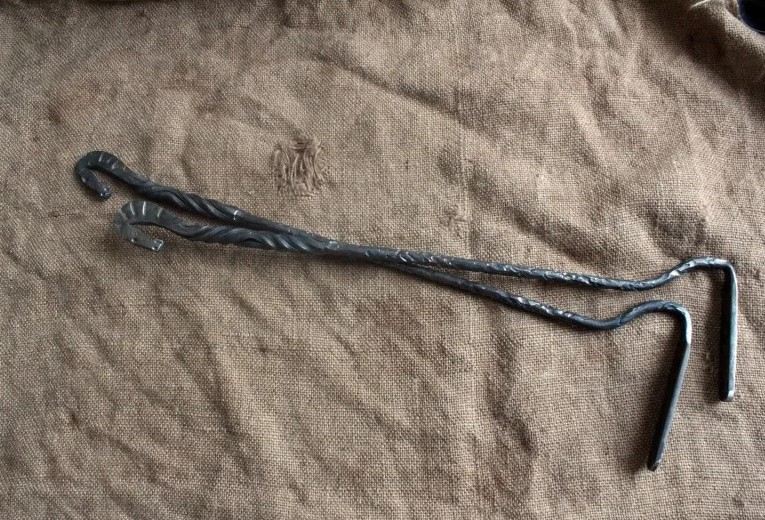 Жительница Коми избила свою мать кочергой и облила ее кипятком