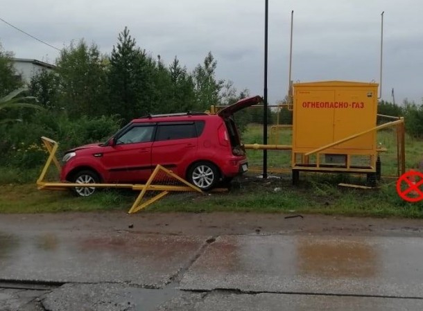 Житель Коми протаранил ограждение и погиб