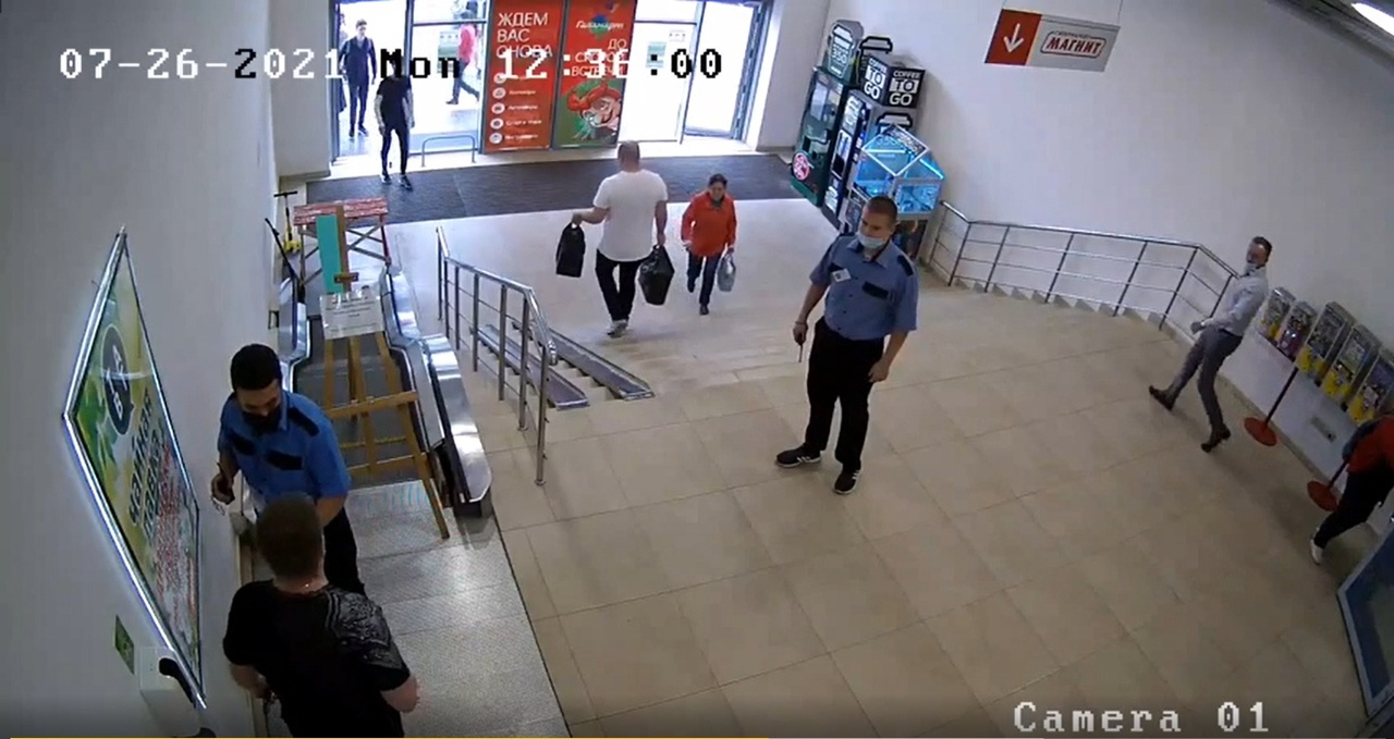 Сыктывкарец угрожал застрелить охранников: представитель ТЦ рассказал, из-за чего возник конфликт