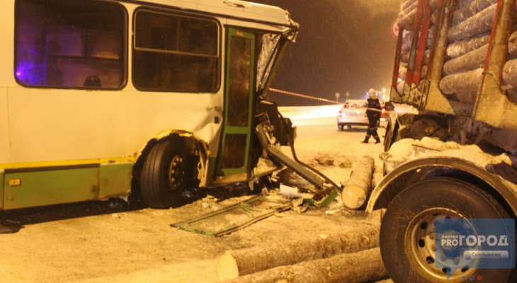 Суд вынес решение по громкому ДТП с лесовозом и автобусом в Сыктывкаре